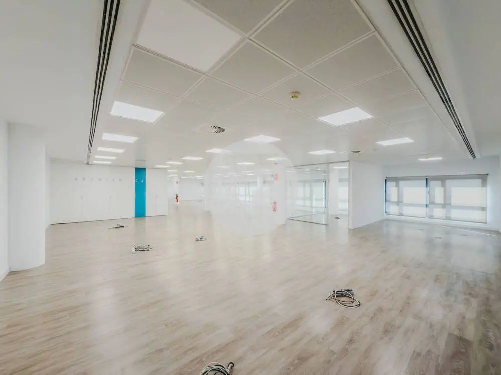 Oficina alquiler Madrid. Calle Santa Leonor – Distrito Madbit. - imagen 5