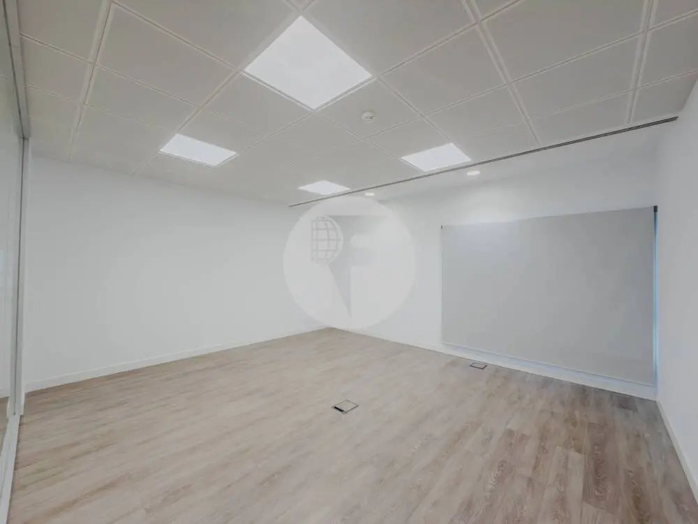 Oficina alquiler Madrid. Calle Santa Leonor – Distrito Madbit. - imagen 10