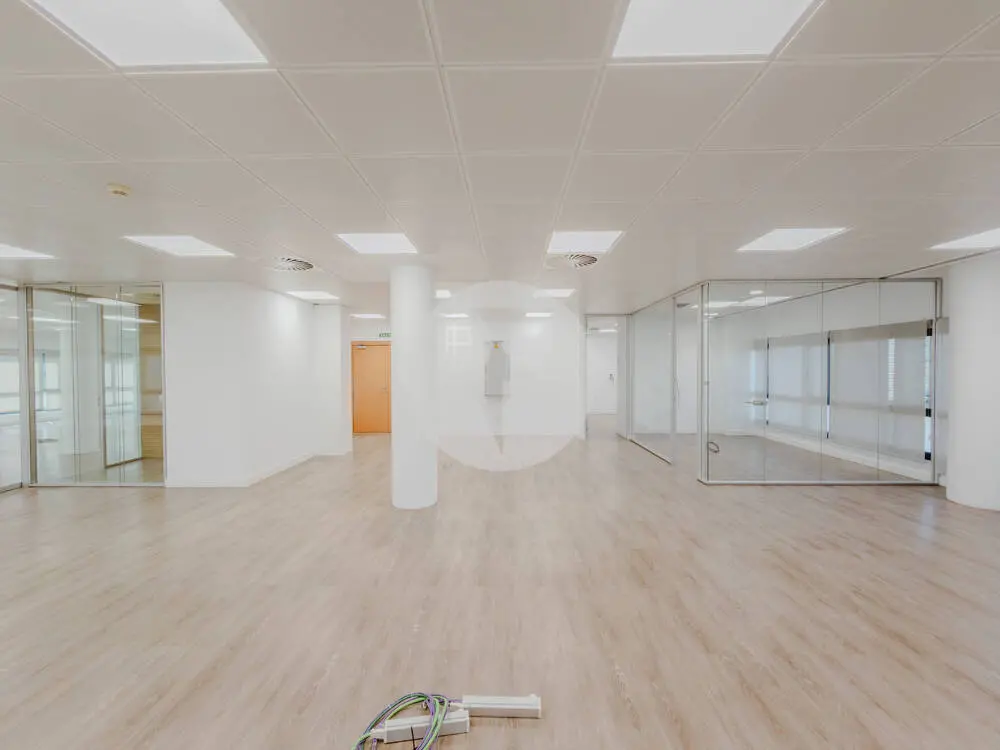 Oficina alquiler Madrid. Calle Santa Leonor – Distrito Madbit. - imagen 22