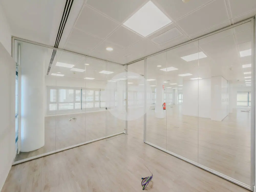 Oficina alquiler Madrid. Calle Santa Leonor – Distrito Madbit. - imagen 25