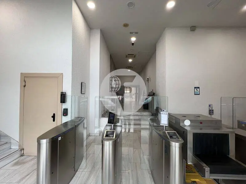 Alquiler de oficinas en edificio en Calle Isla de Sicilia, Madrid - imagen 2