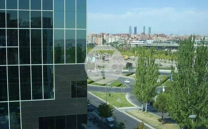 Oficina en alquiler en Campo de las Naciones. - imagen 3
