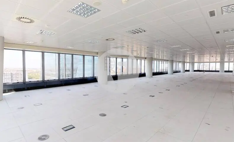 Office rental in Madrid. Crystal Tower. 2