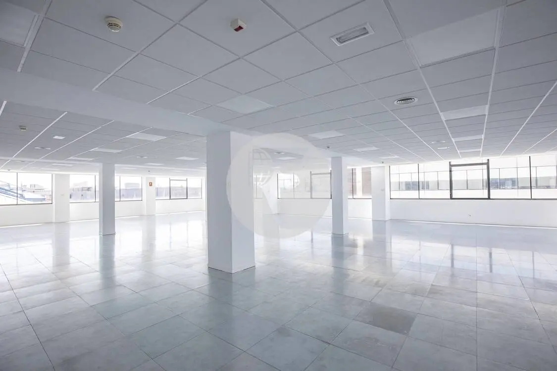 Rent office in Madrid. Manoteras Avenue. 5
