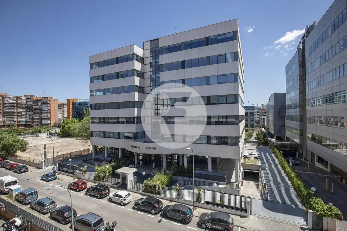 Rent office in Madrid. Manoteras Avenue. 20