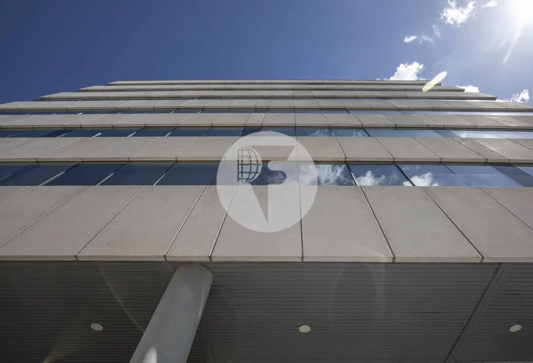 Rent office in Madrid. Manoteras Avenue. 23
