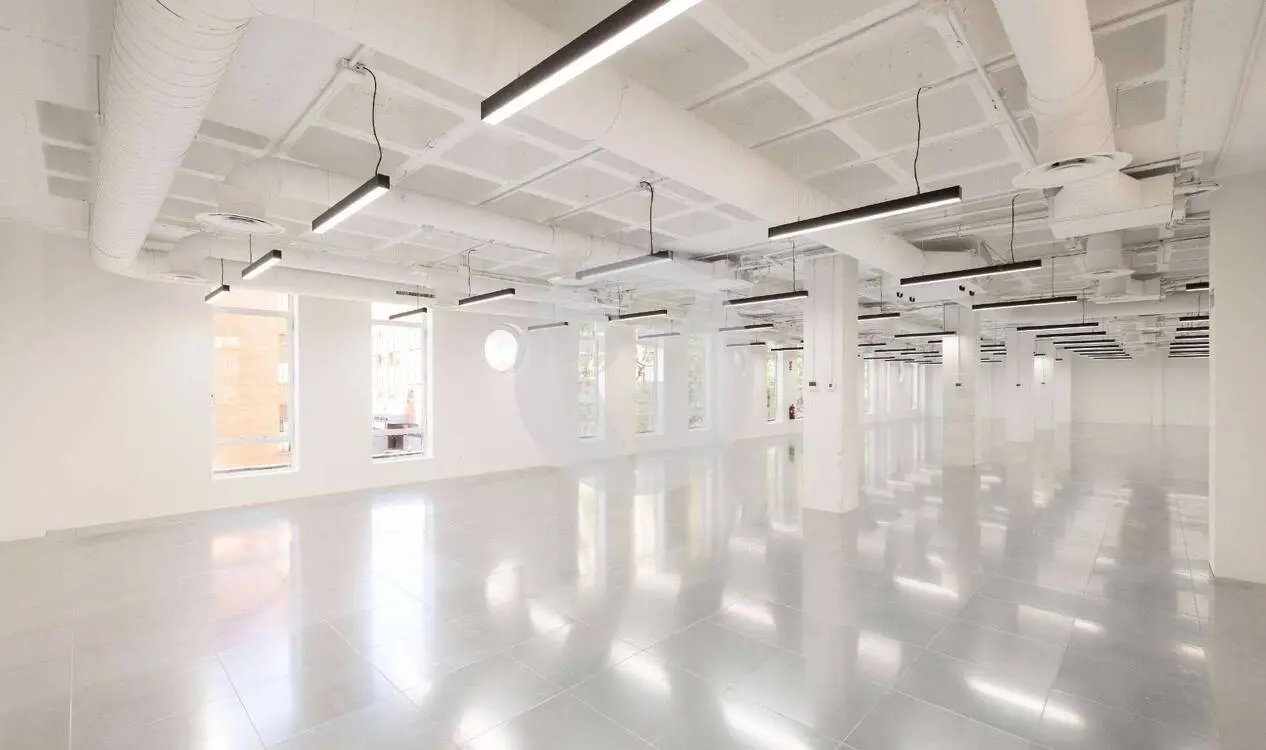 Open office for rent near Atocha. Madrid. 2
