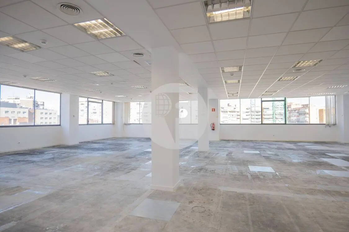 Rent office in Madrid. Manoteras Avenue. 10
