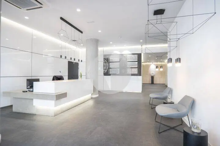 Rent office in Madrid. Manoteras Avenue. 11