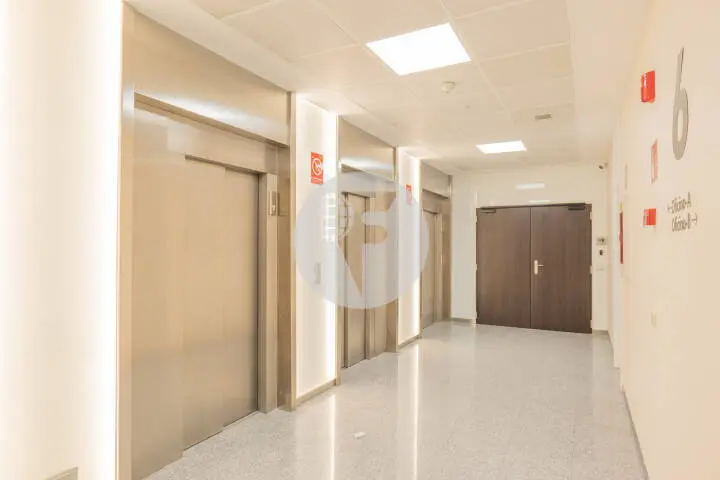 Office for rent in Madrid. Manoteras Avenue. 18