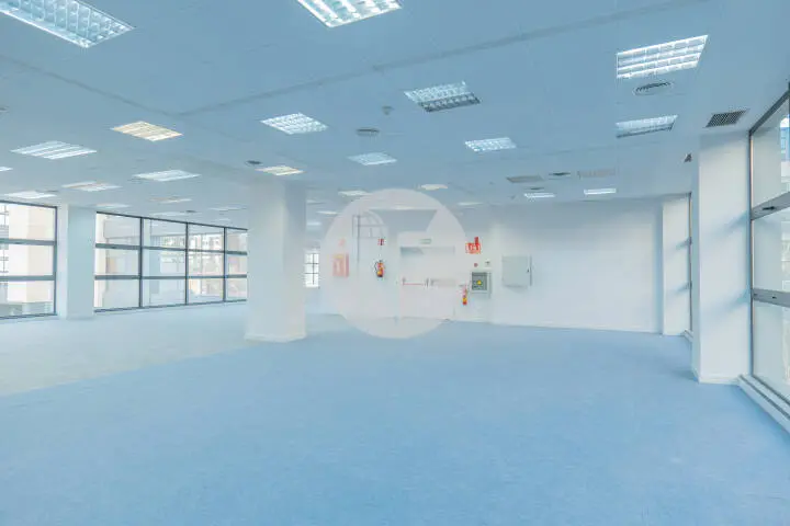 Office for rent in Madrid. Manoteras Avenue. 11
