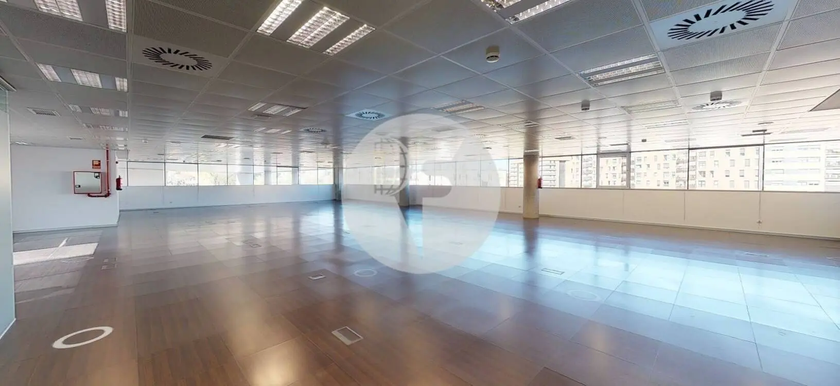 Oficina impecable en alquiler en la calle Puerto de Somport,Las Tablas – Madrid.