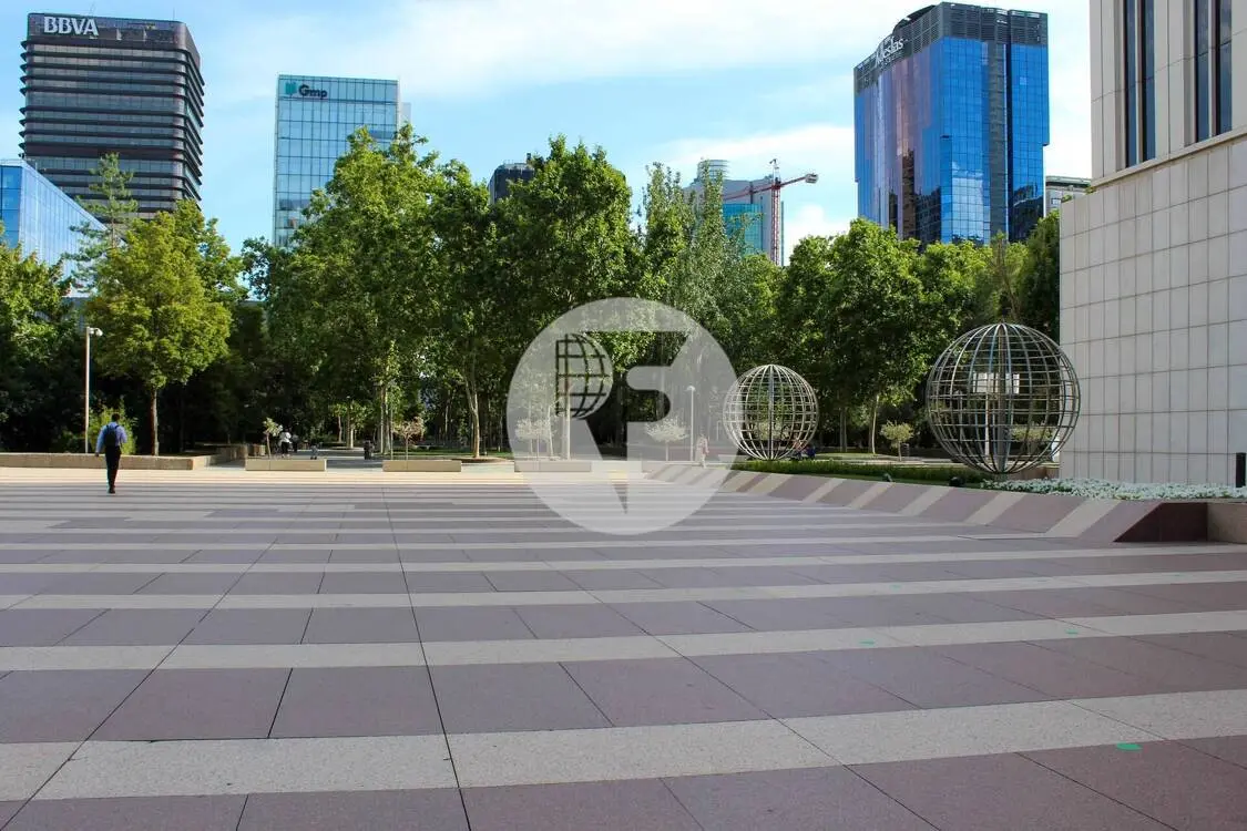Office for rent in Madrid. Torre Picasso - Azca. 15
