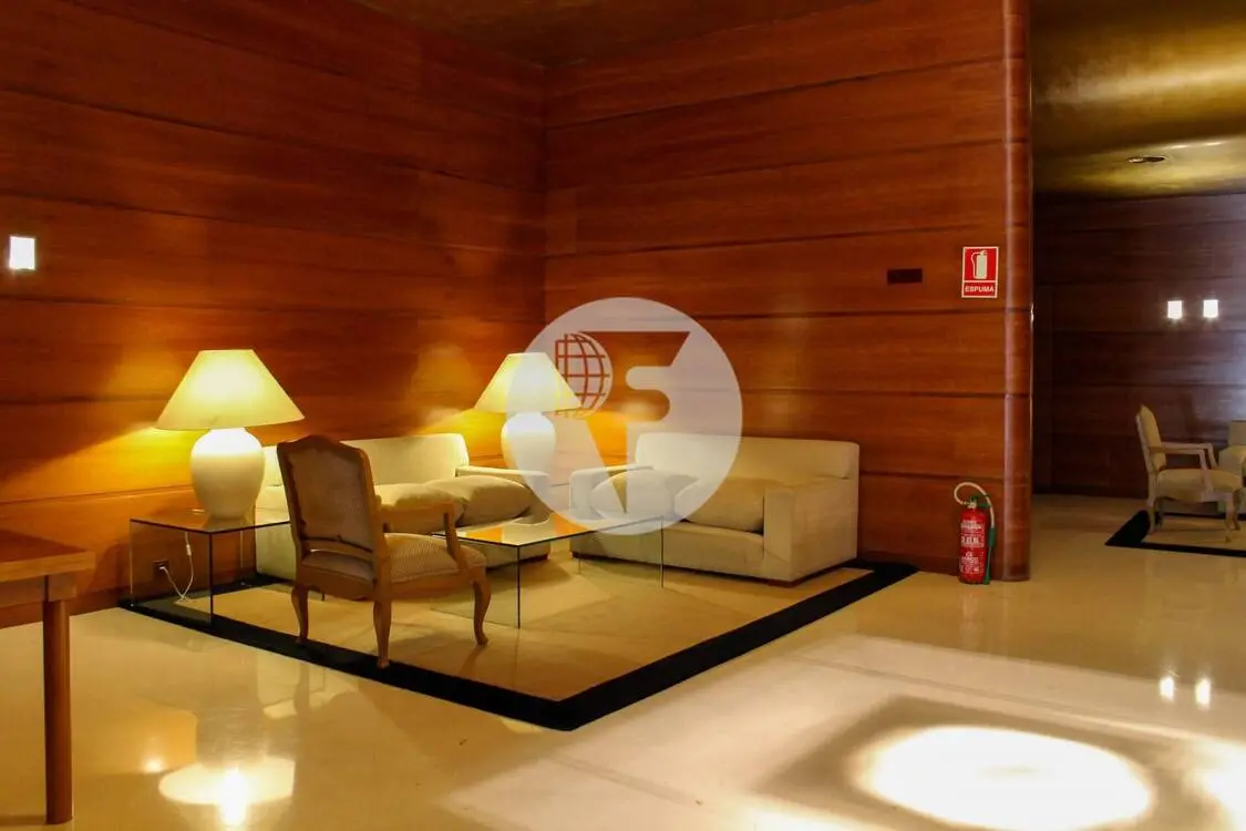 Office for rent in Madrid. Torre Picasso - Azca. 6