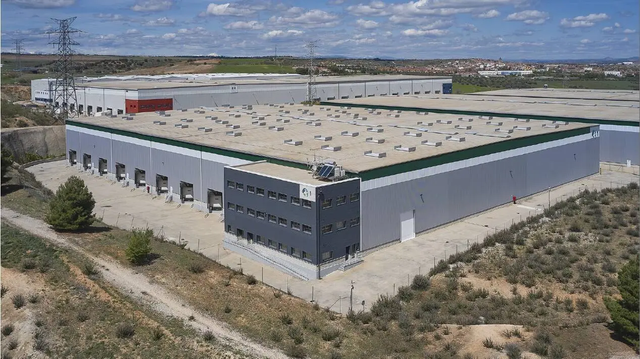 Logistics warehouse for rent of 3,665 m² - Prat de Llobregat, Barcelona. 