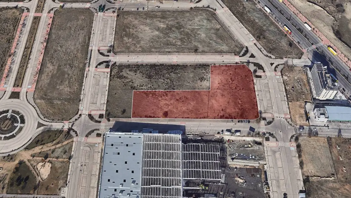 Solar industrial en venta de 4.851 m²- Calafell, Tarragona. 