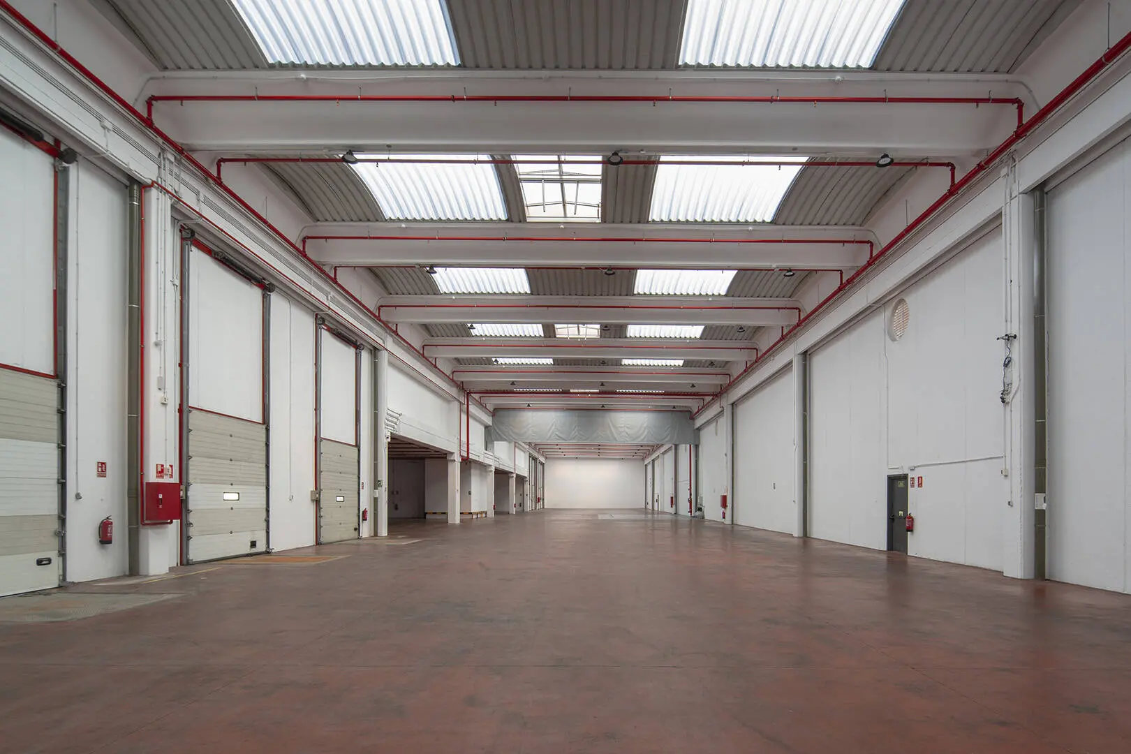 2.043m² logistics warehouse for rent - Coslada, Madrid 4