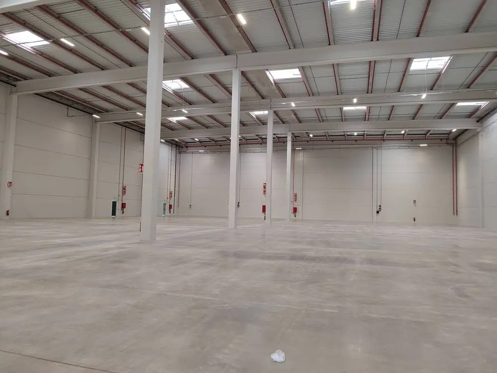 3,115 m² logistics warehouse for rent - Villaverde, Madrid. 3