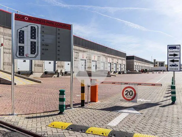 Nave logística de 990 m² en alquiler - Coslada, Madrid 4