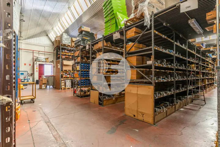 Industrial warehouse for sale or rent of 3,002 - Carabanchel, Madrid. 3