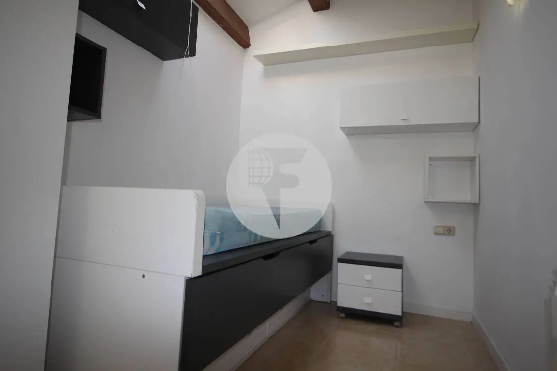 Charming duplex, very bright, with sunlight throughout the day in Llinars del Vallès.  17