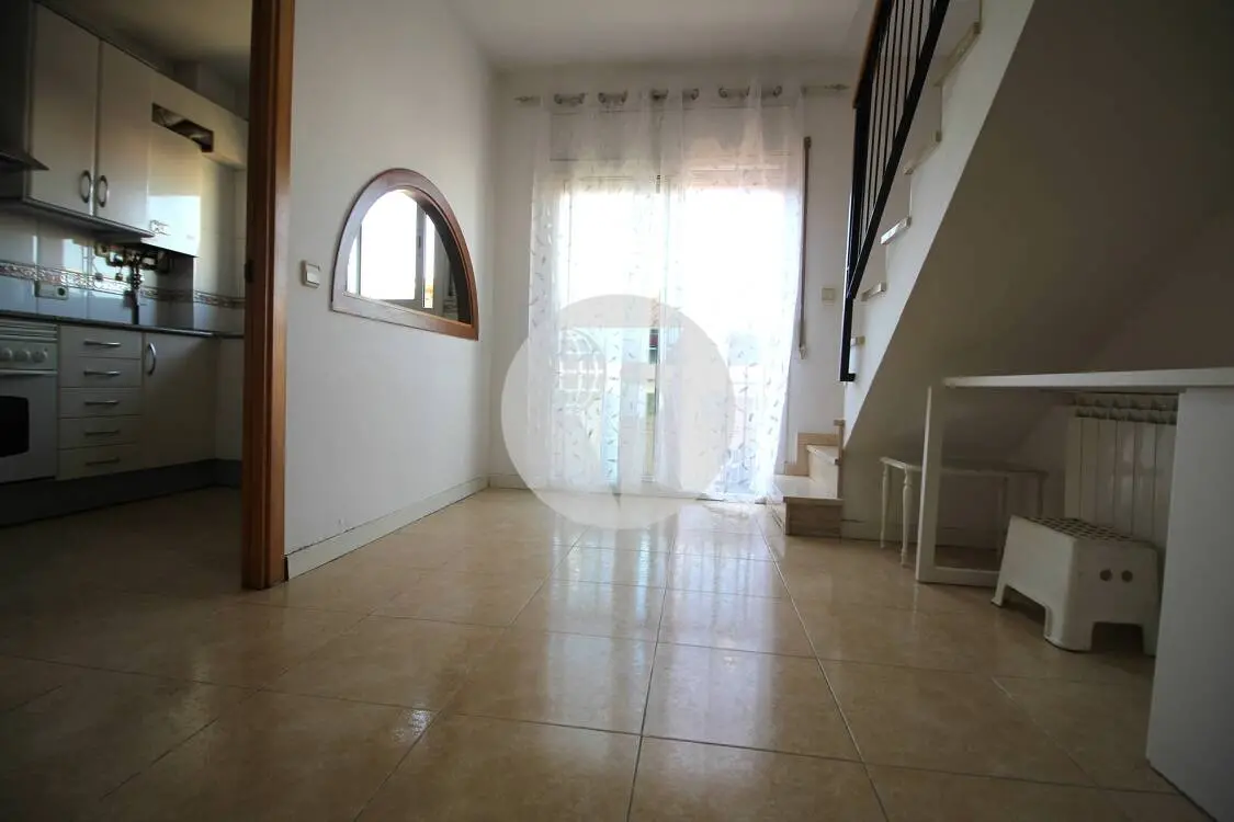 Charming duplex, very bright, with sunlight throughout the day in Llinars del Vallès.  5