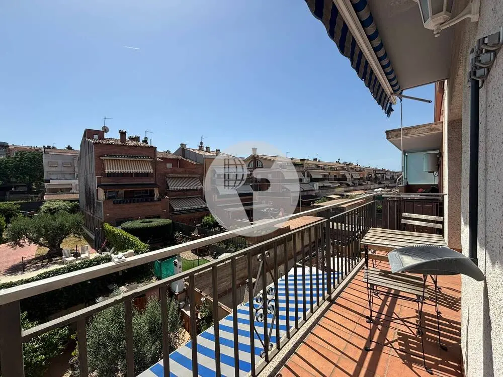 Dúplex luminoso con terraza, plaza de aparcamiento y espacios abiertos en Bellavista - imagen 3