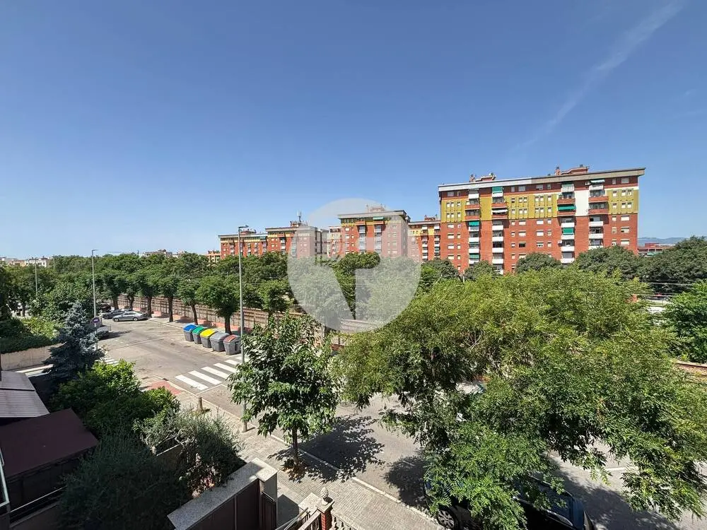 Dúplex luminoso con terraza, plaza de aparcamiento y espacios abiertos en Bellavista - imagen 19