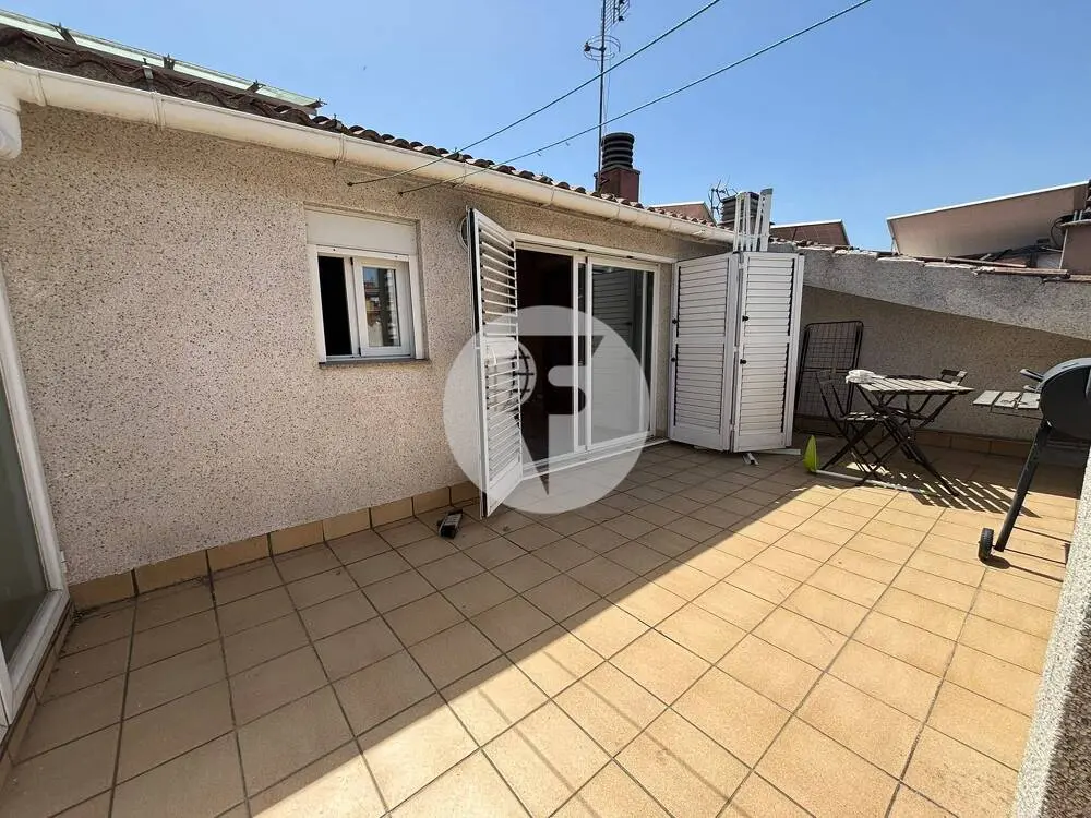 Dúplex luminoso con terraza, plaza de aparcamiento y espacios abiertos en Bellavista - imagen 2