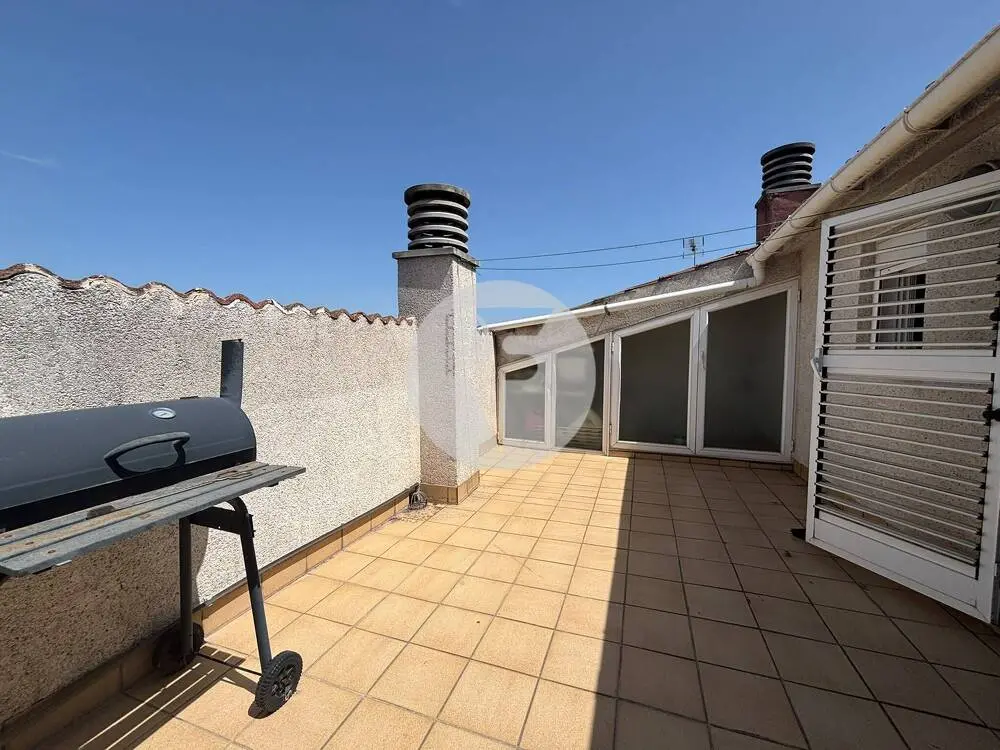 Dúplex luminoso con terraza, plaza de aparcamiento y espacios abiertos en Bellavista - imagen 4