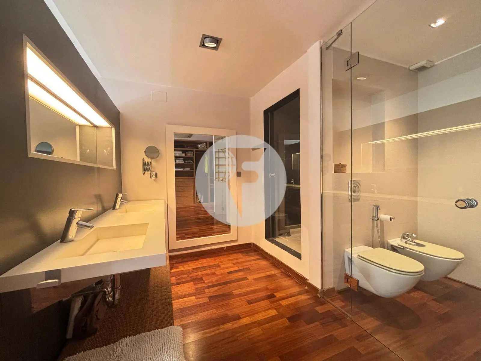 Exclusivo loft de diseño con terraza privada en el centro de Granollers - imagen 24
