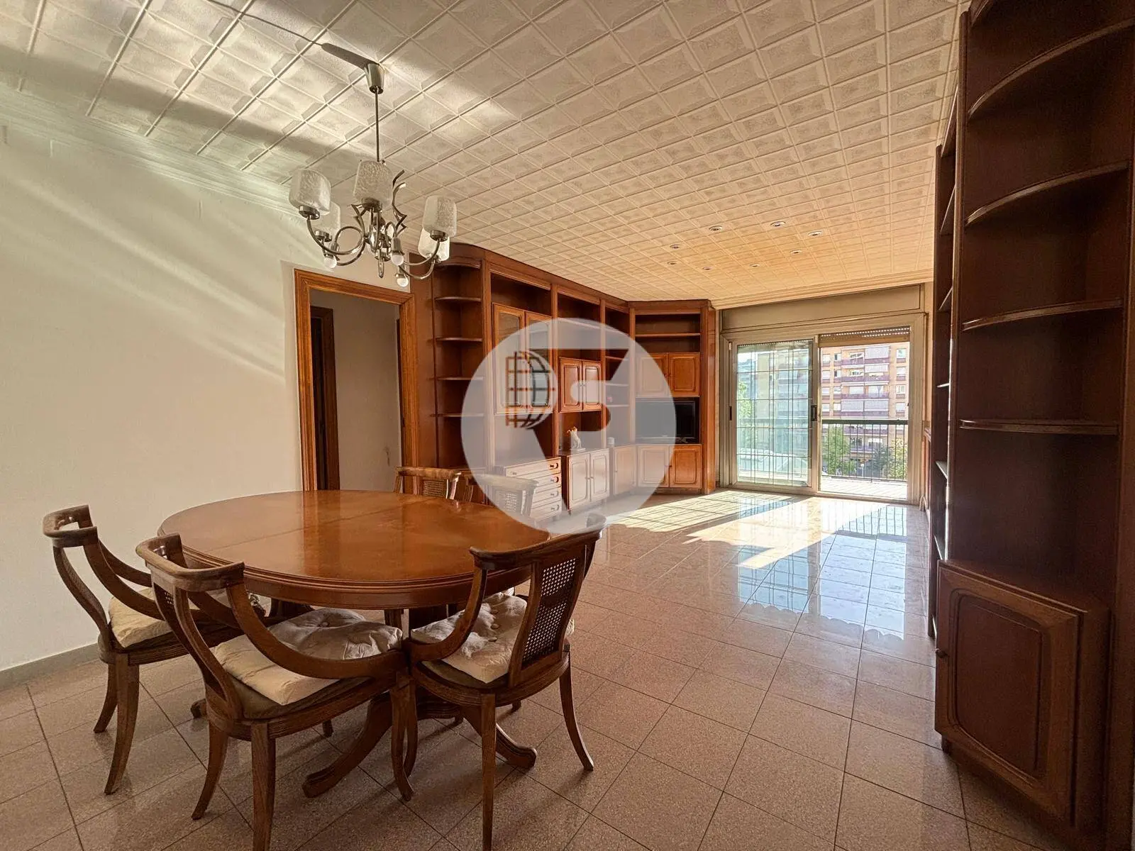 Amplia vivienda de 4 dormitorios con balcón en pleno centro de Granollers - imagen 3