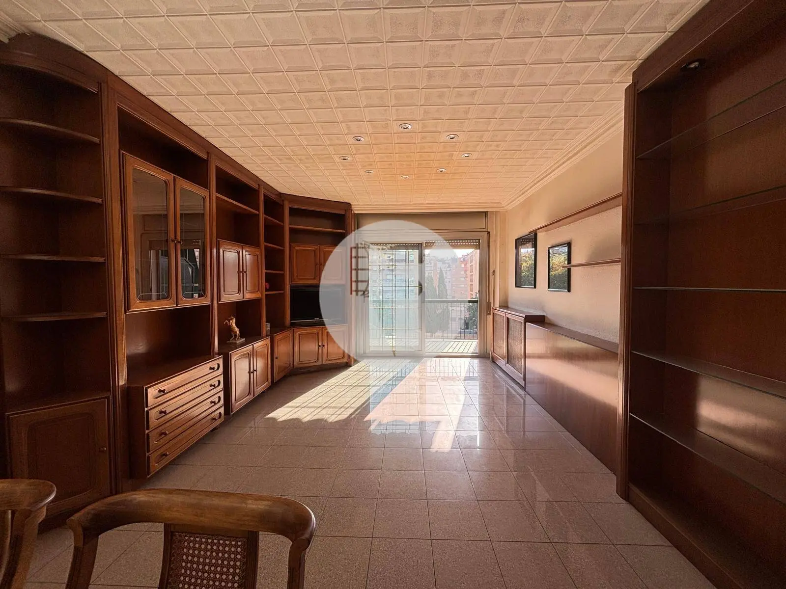Amplia vivienda de 4 dormitorios con balcón en pleno centro de Granollers - imagen 4