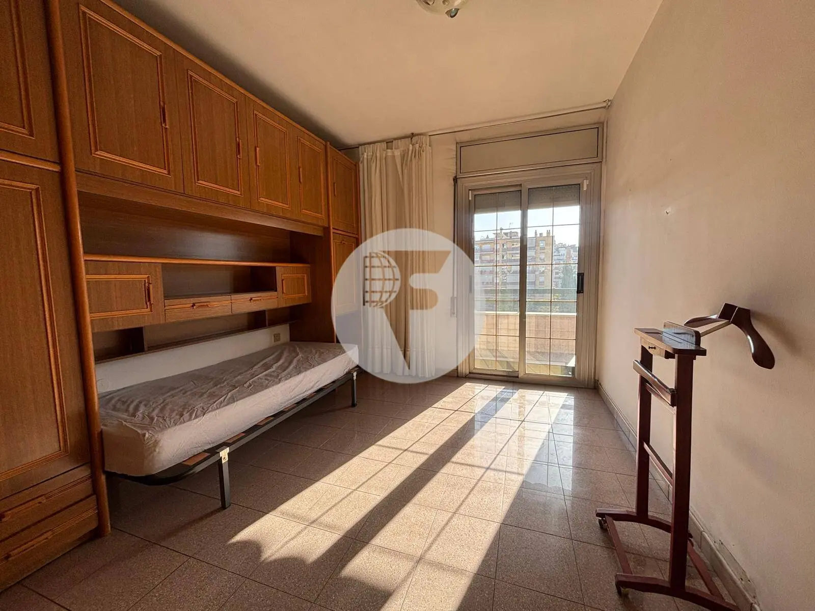 Amplia vivienda de 4 dormitorios con balcón en pleno centro de Granollers - imagen 10