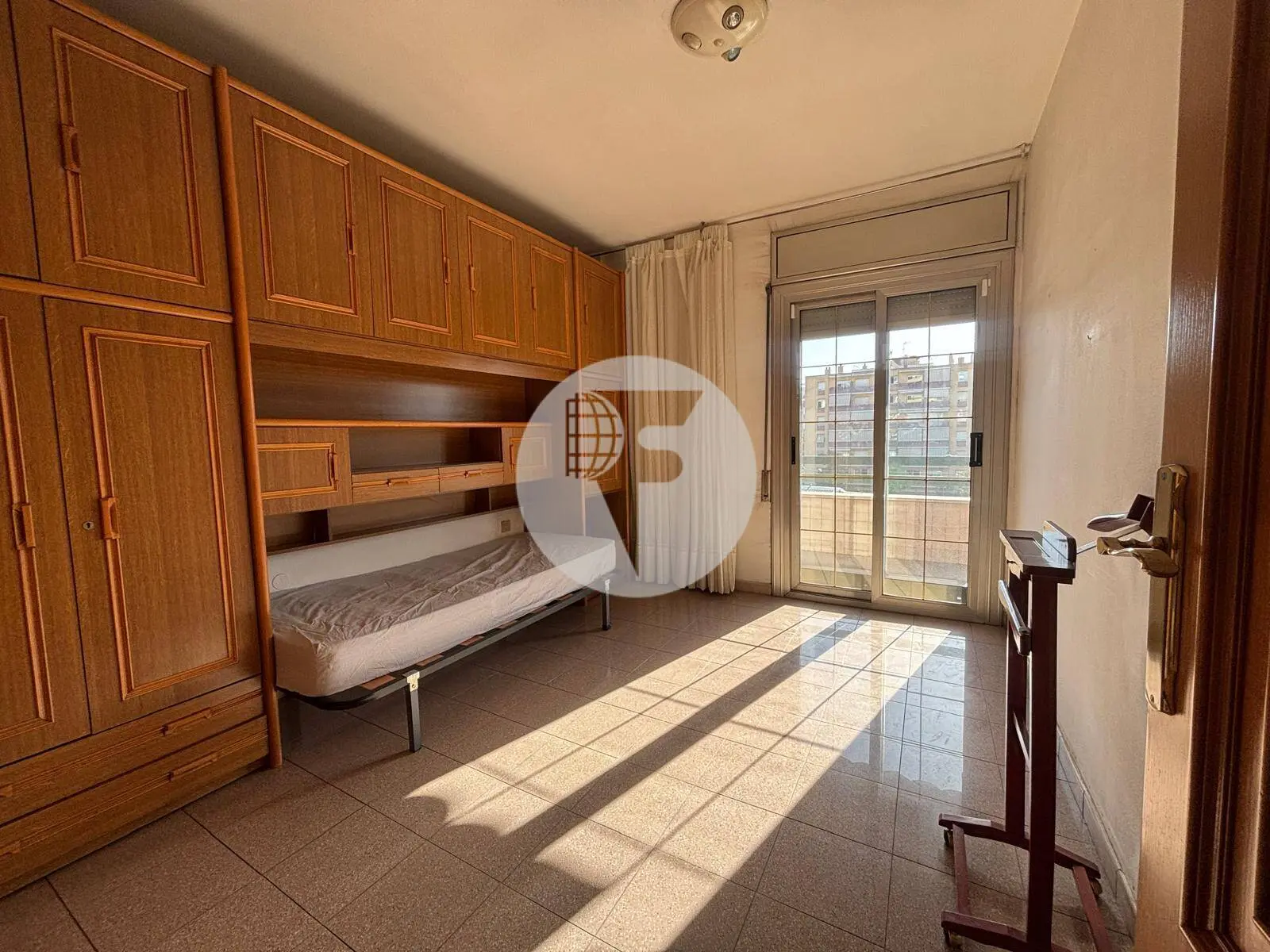 Amplia vivienda de 4 dormitorios con balcón en pleno centro de Granollers - imagen 9
