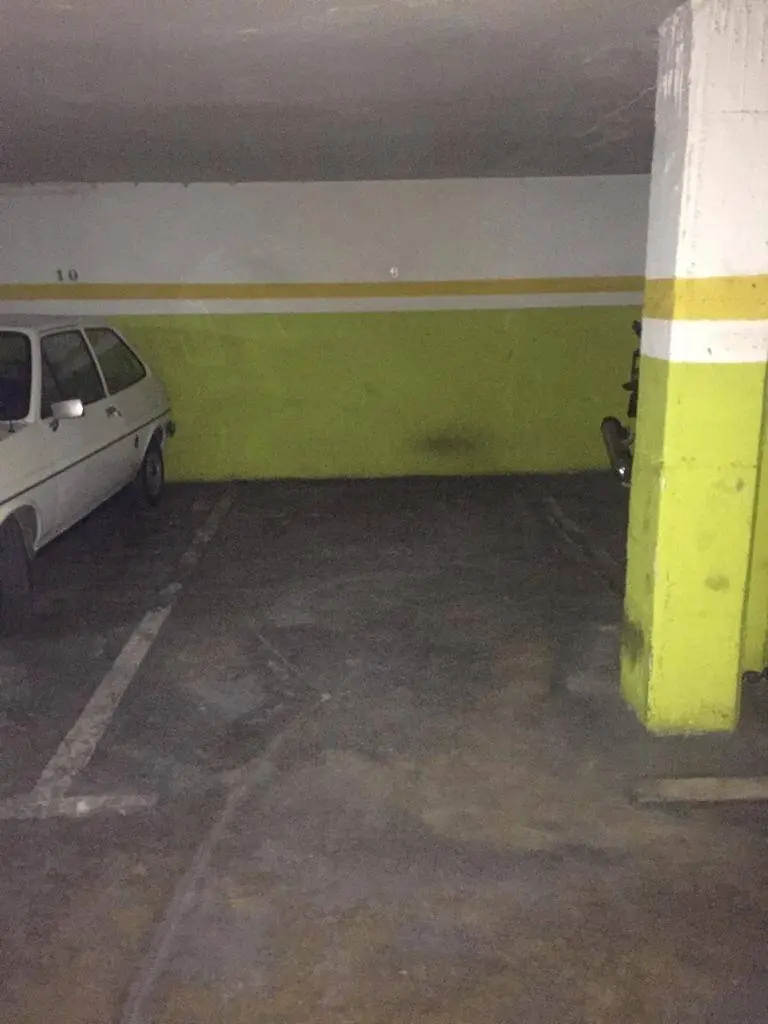 Centrally located parking space for sale in Granollers.
