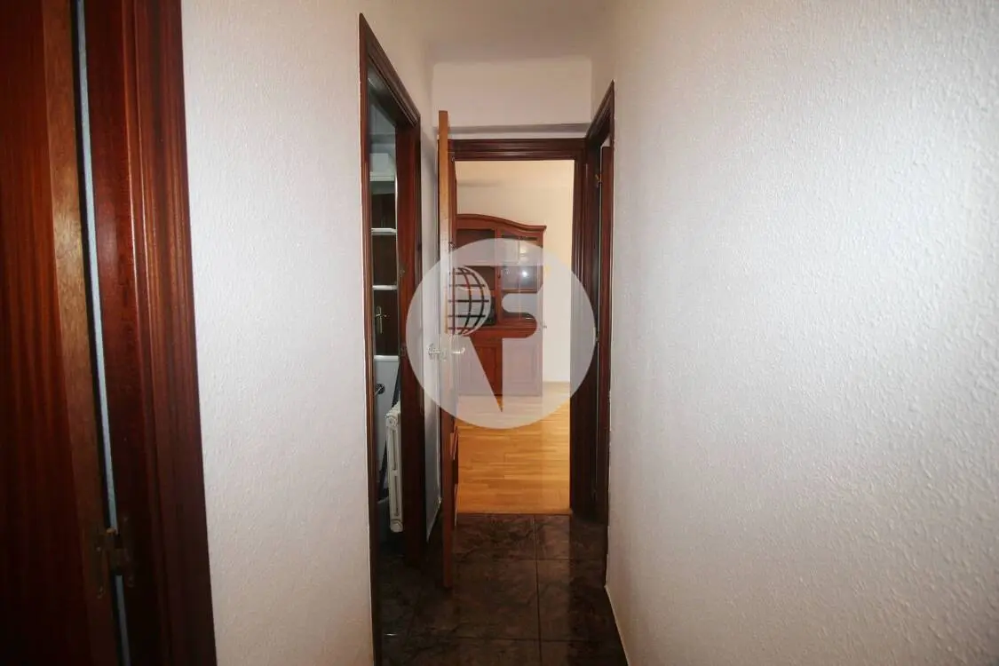 Cozy 70 m² apartment according to cadastre close to the center of Granollers. 12
