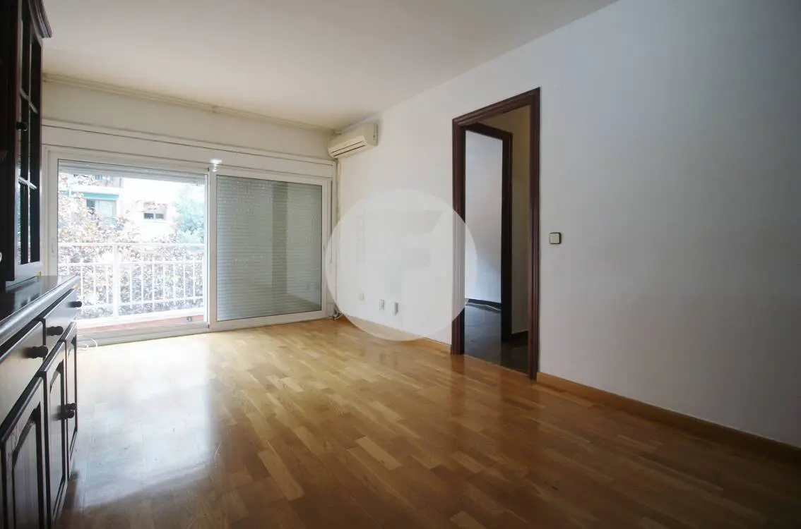 Cozy 70 m² apartment according to cadastre close to the center of Granollers. 1