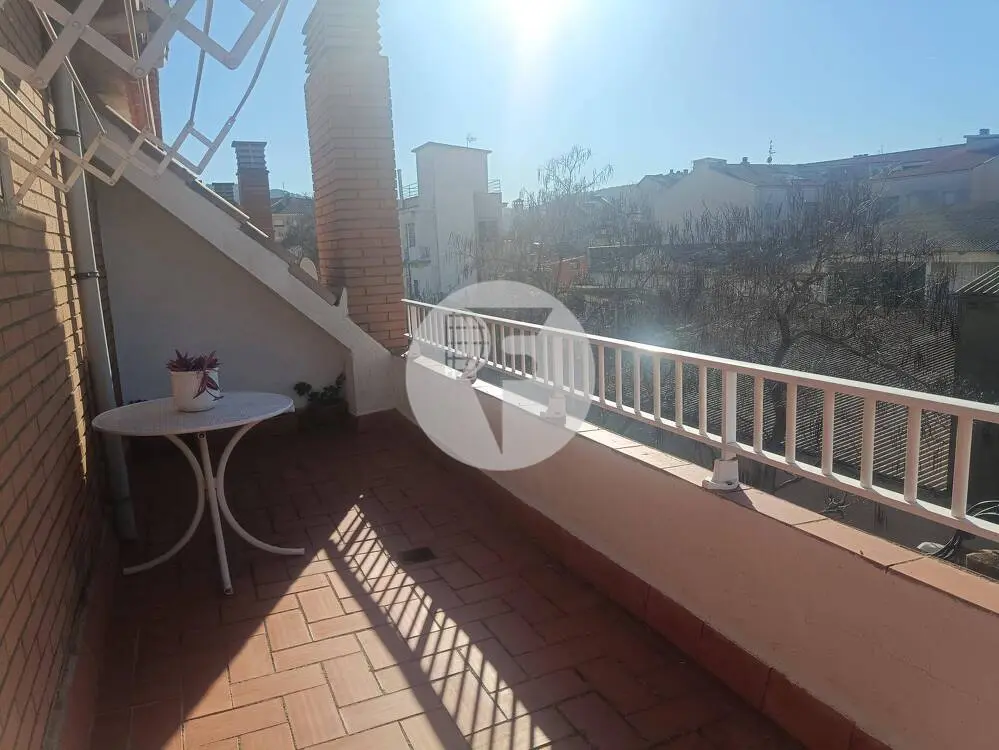 Large detached house with terrace in the center of Sant Celoni 36