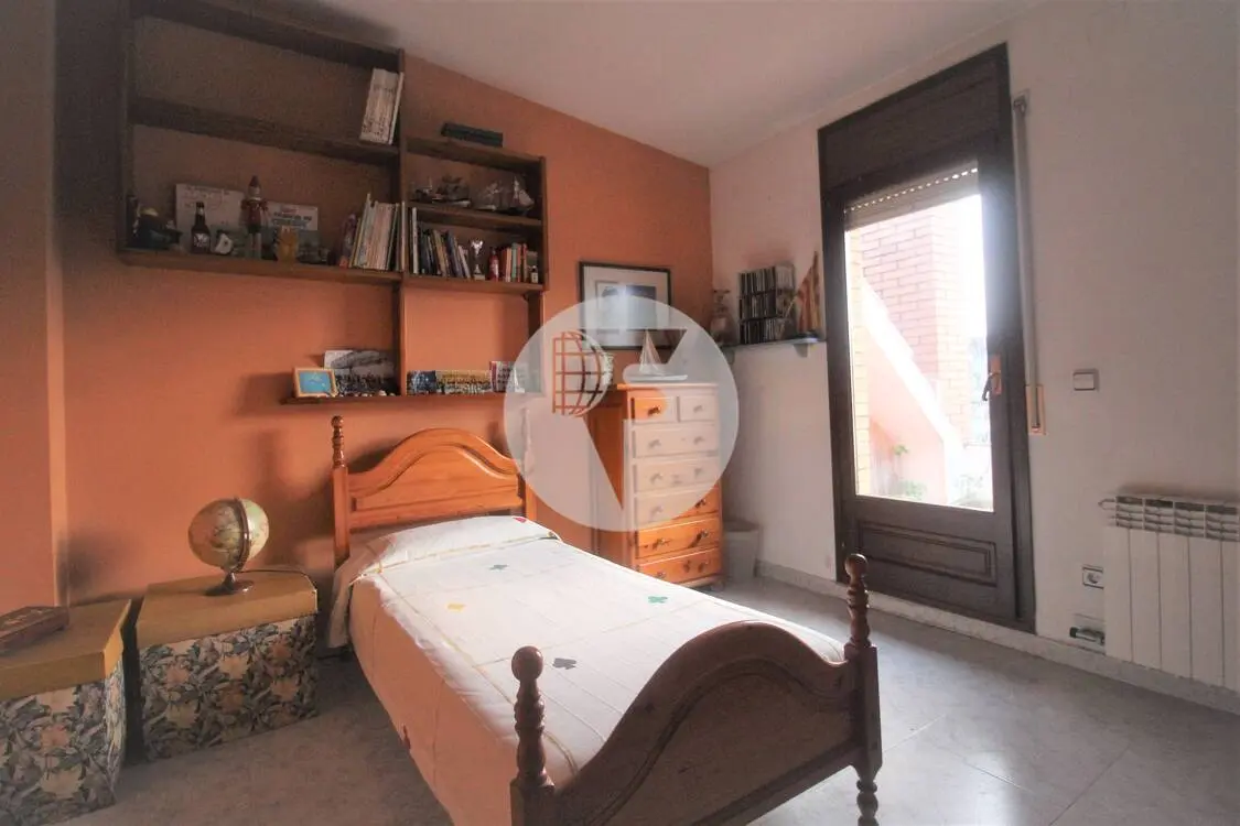 Large detached house with terrace in the center of Sant Celoni 31