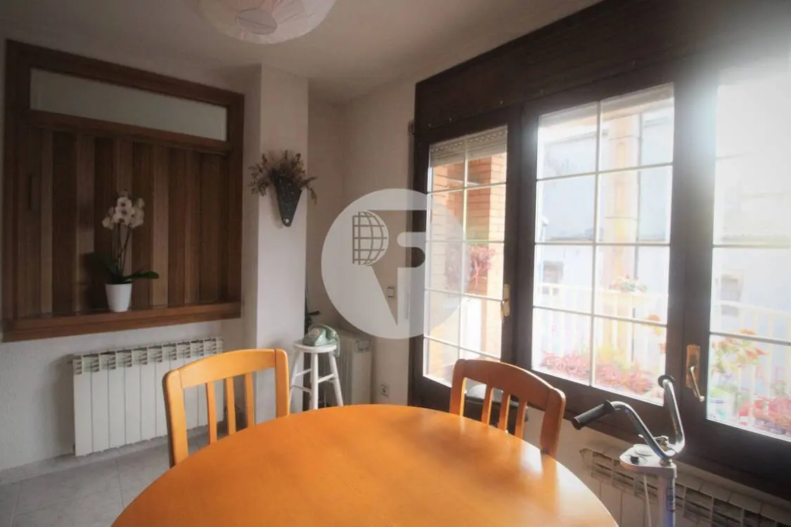 Large detached house with terrace in the center of Sant Celoni 12