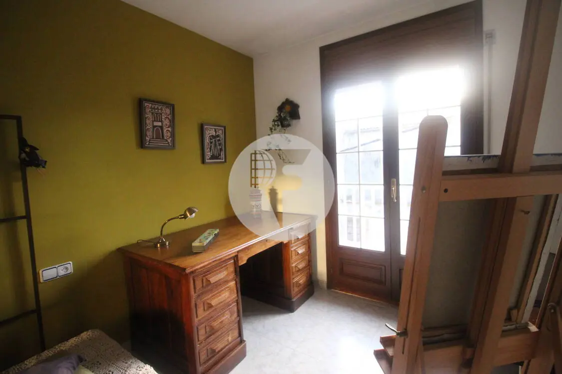 Large detached house with terrace in the center of Sant Celoni 18