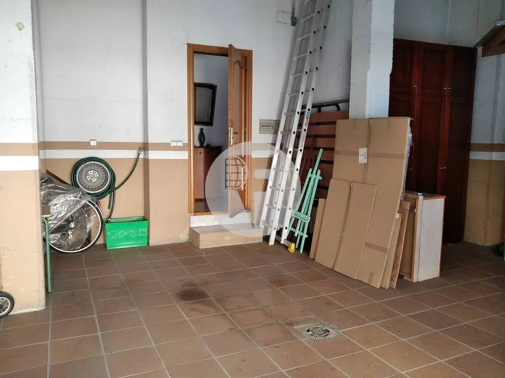 Large detached house with terrace in the center of Sant Celoni 39