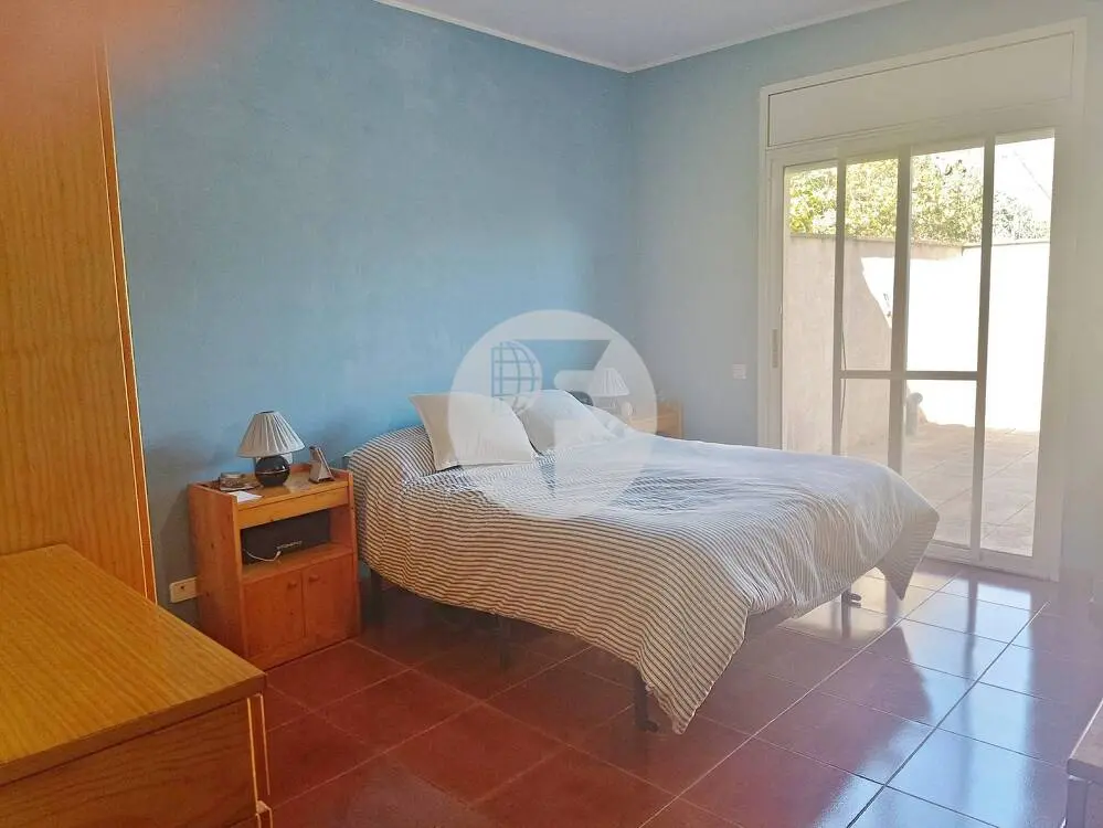 House with 4 winds for sale according to cadastre in a quiet and well-connected urbanization in the Can Divi area of l'Ametlla del Vallès. 15