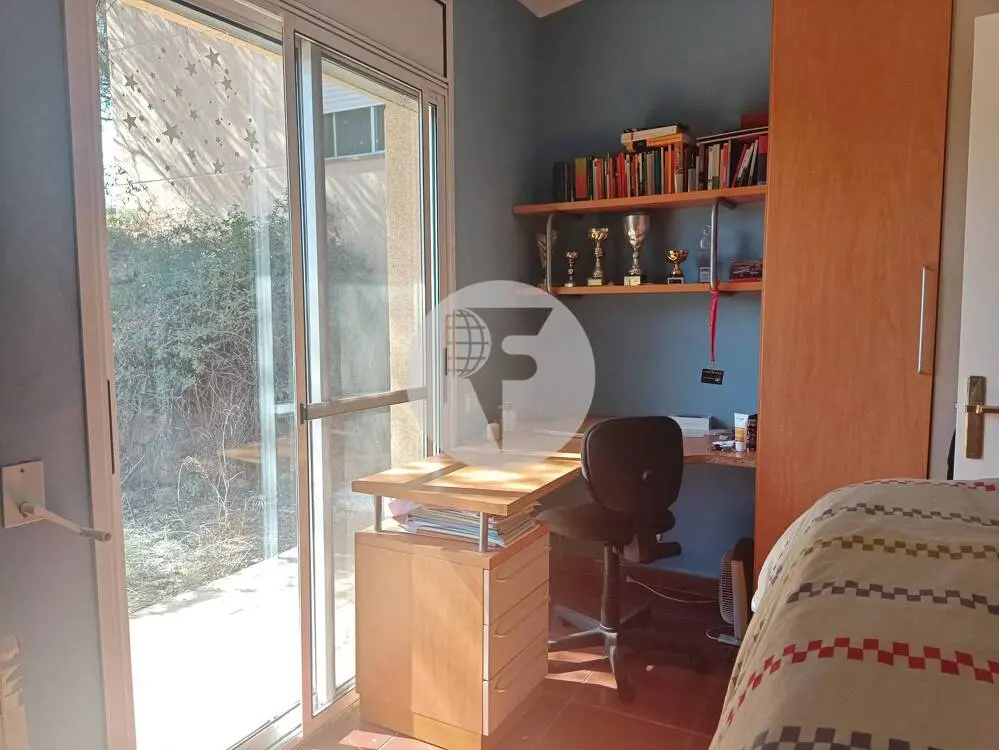 House with 4 winds for sale according to cadastre in a quiet and well-connected urbanization in the Can Divi area of l'Ametlla del Vallès. 19