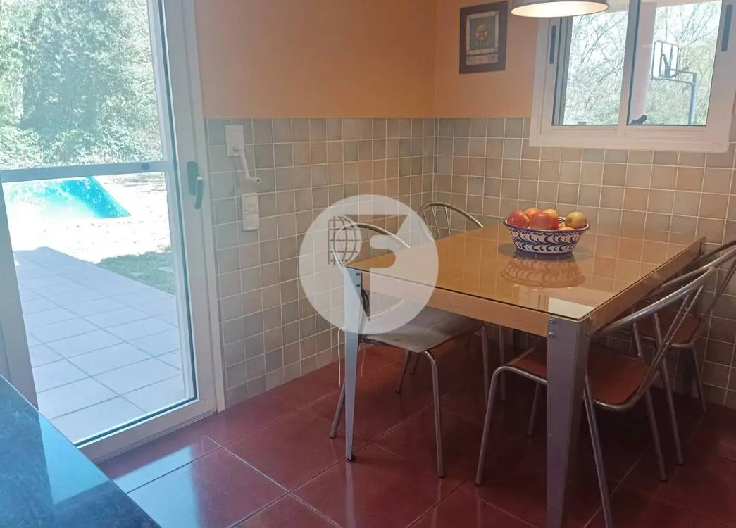 House with 4 winds for sale according to cadastre in a quiet and well-connected urbanization in the Can Divi area of l'Ametlla del Vallès. 14