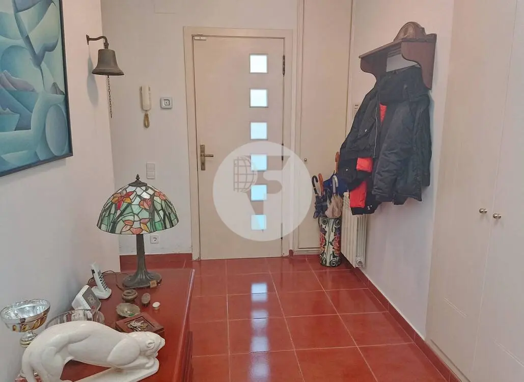 House with 4 winds for sale according to cadastre in a quiet and well-connected urbanization in the Can Divi area of l'Ametlla del Vallès. 30