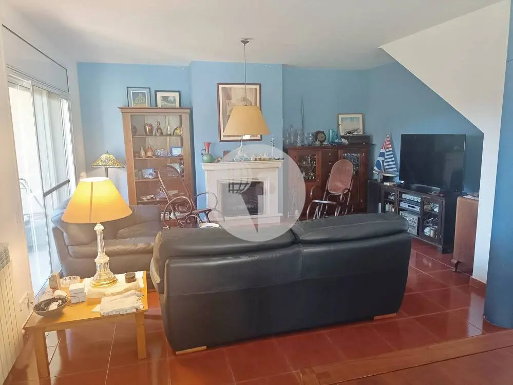 House with 4 winds for sale according to cadastre in a quiet and well-connected urbanization in the Can Divi area of l'Ametlla del Vallès. 10