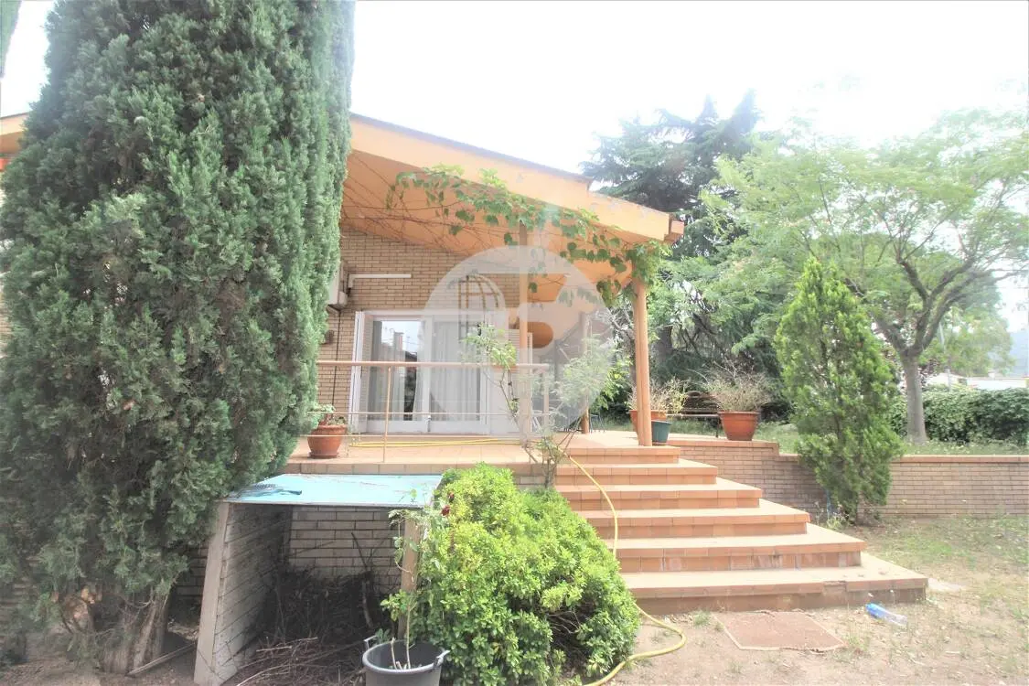 Detached house with 5 bedrooms in Llinars del Vallès. 2