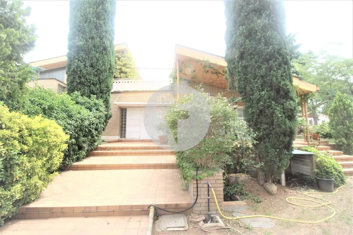 Detached house with 5 bedrooms in Llinars del Vallès.